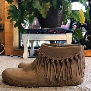 UGG Shenendoah Tassel Moccasin Booties - Like New!
